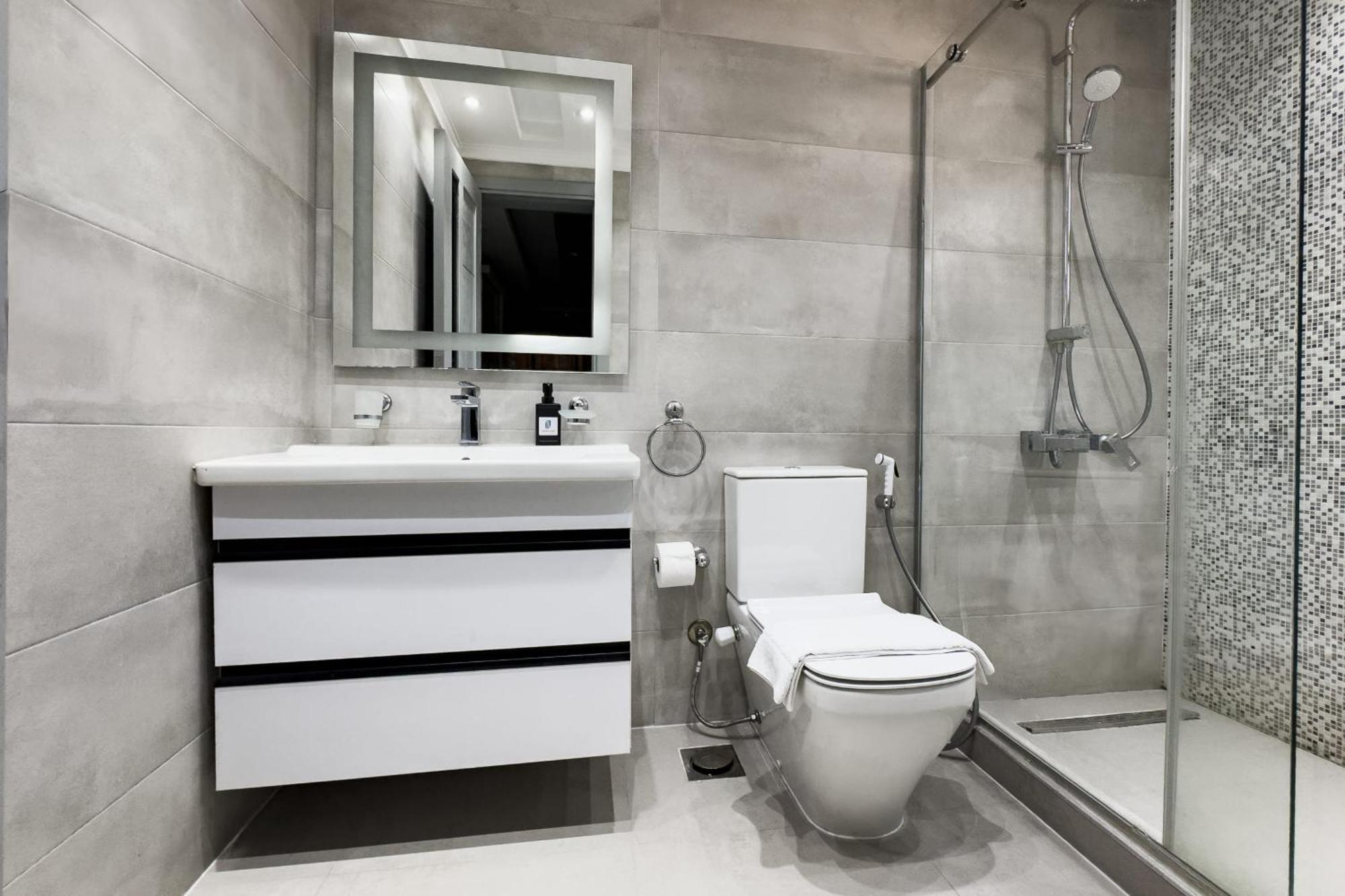 The Bold & Bright 3bdr 15 Min To Airport * Cairo